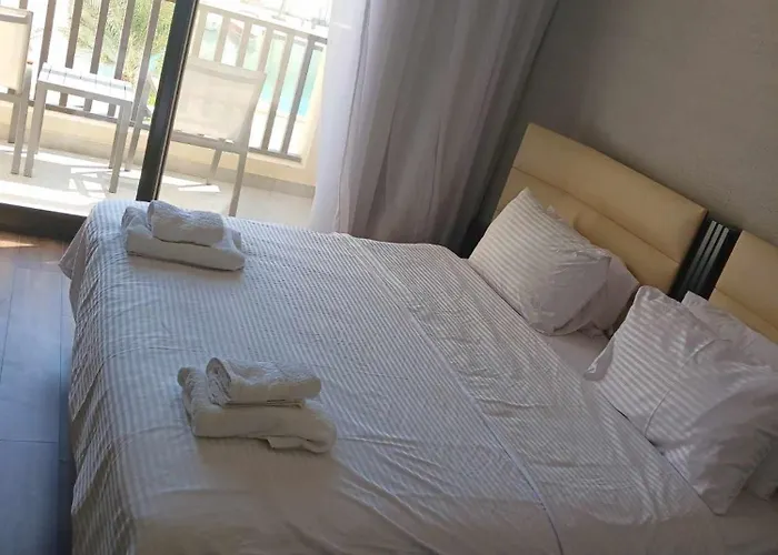 Nayah Stays, El Gouna Fanadir Marina Sea View *